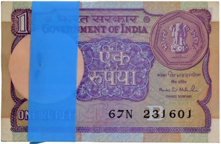 One Rupee Banknotes Bundle Signed by M S Ahluwalia of Republic India of 1994.