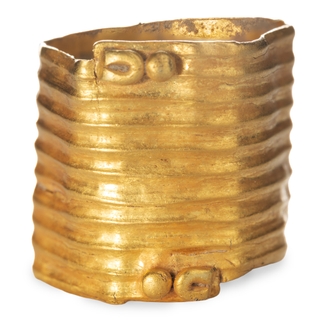 Very Rare Gold Ring with taurines Primitive Money of Ujjaini Region of Shunga period.